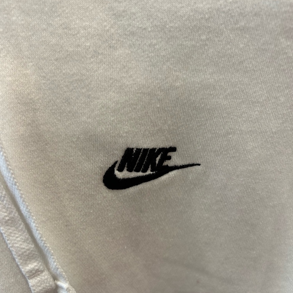 White Nike sweatshirt - Picture 3 of 4
